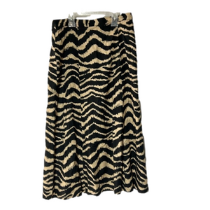 Women’s Gianni Bini skirt size‎ 0 zebra print zipper back Good condition